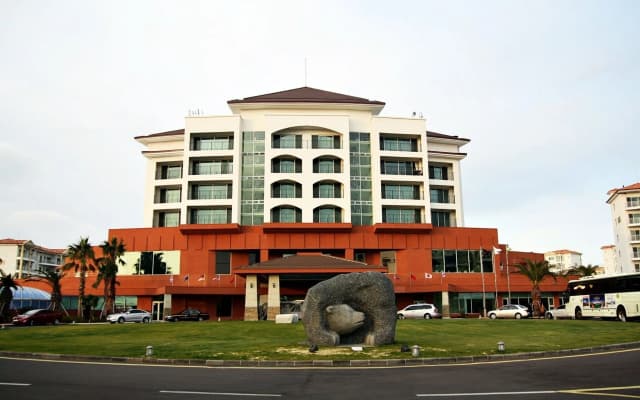 Raon Hotel & Resort
