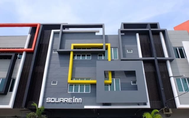Square Inn
