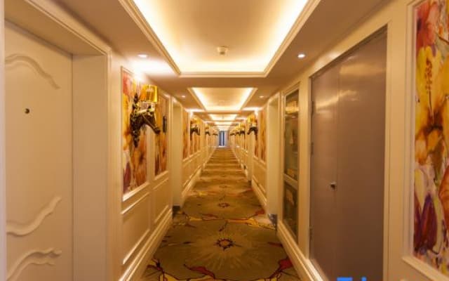Homeinn Skyl'ne Hotel (Yantai Fuhai Road RT-Mart)
