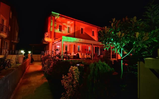 Assortie La Villa Hotel