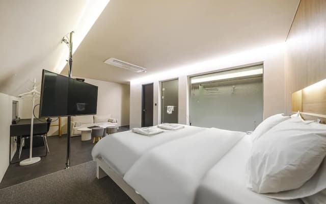 UNI Hotel