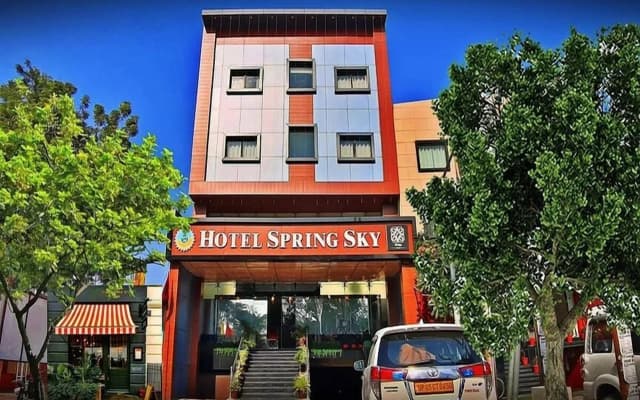 Spring Sky Mughalsarai by ShriGo Hotels