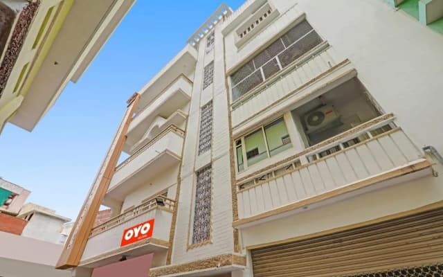 Oyo Flagship 92819 Hotel Surbhi G House