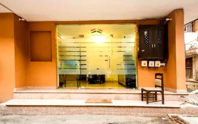 Goroomgo Alfa Charbhag Lucknow