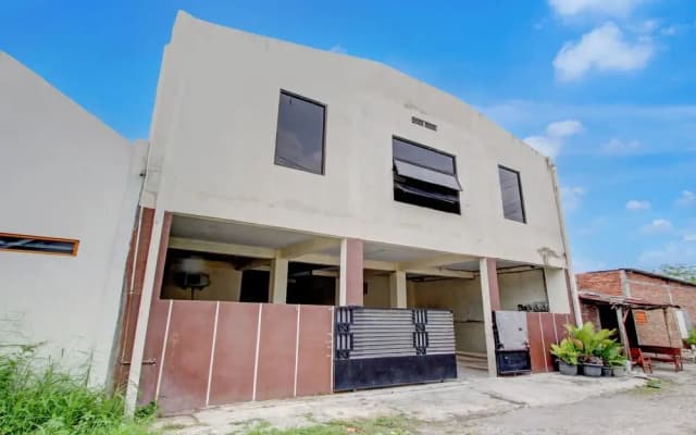 OYO 94919 Nay Guesthouse Dan Kost