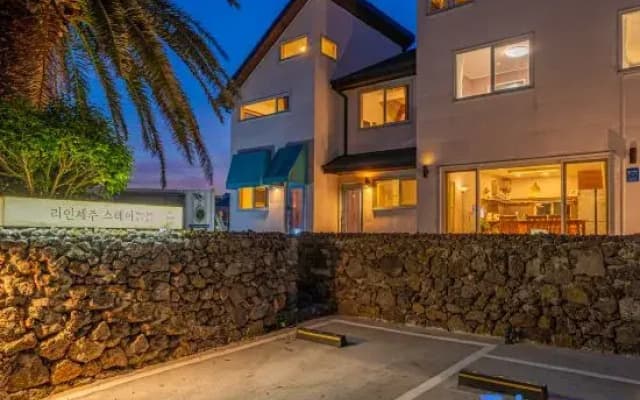 Rein Jeju Family Room with Mountain 101