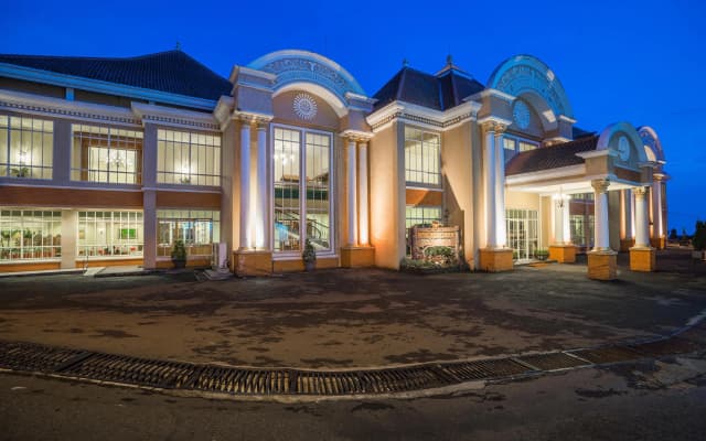 Royal Hotel and Convention Tretes