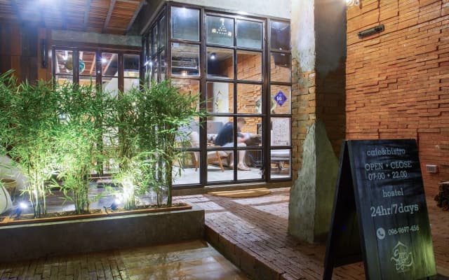 Siam Plug In Hostel