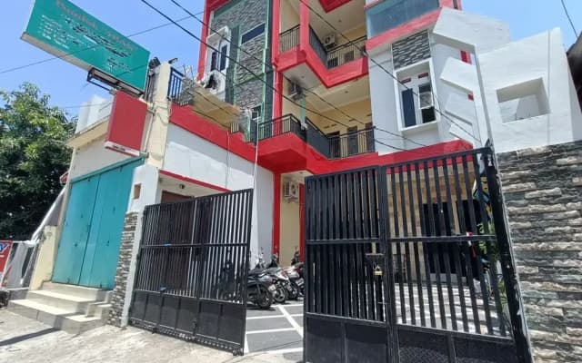RedDoorz Syariah Near Rumah Sakit Umum Wisata Uit(RedDoorz Syariah near Rumah Sakit Umum Wisata UIT)