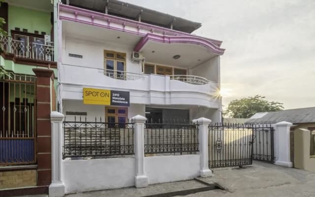 OYO Life 2412 Mandala Residence