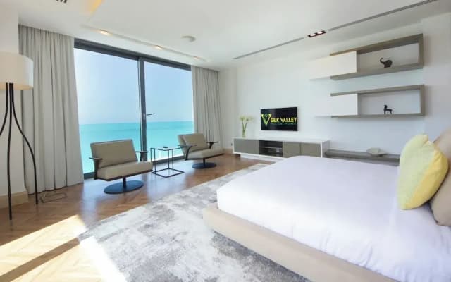 Overwater Luxury Retreat - Nurai Island