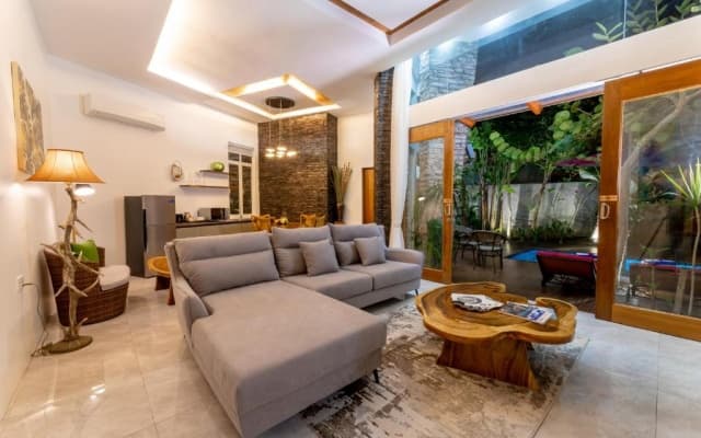 Maneh Villa