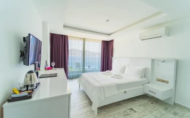 Greenbeach Hotel