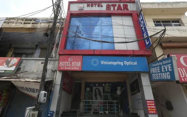 Hotel Star by OYO Rooms