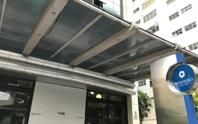 Flat Rua Bela Cintra 1356