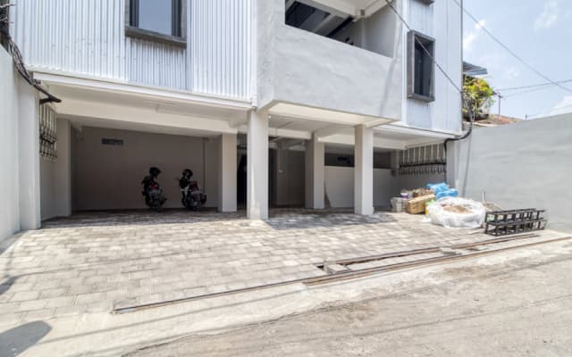 RedDoorz Syariah near Galeria Mall Yogyakarta