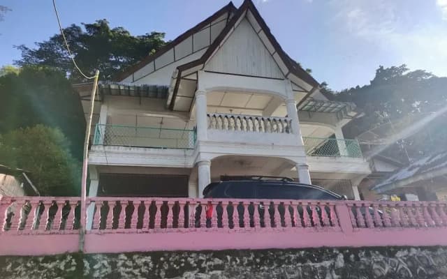 Hotel O Penginapan & Villa Sirait