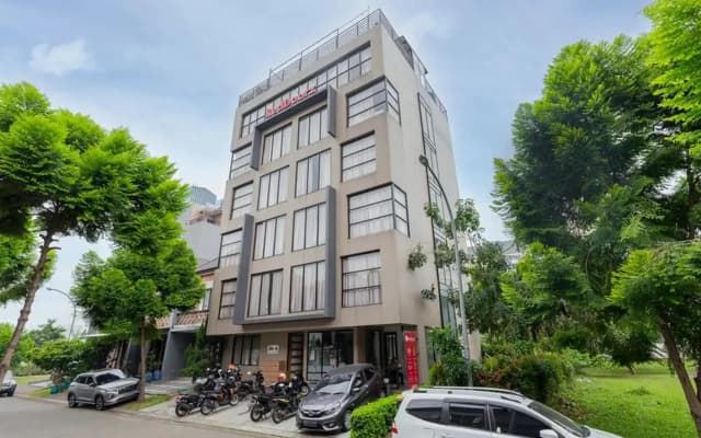 RedDoorz Plus near ICE BSD 2