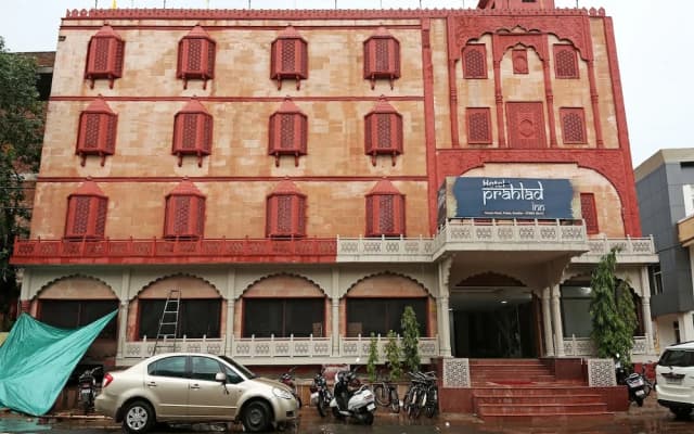 OYO 11675 Hotel Prahlad Inn
