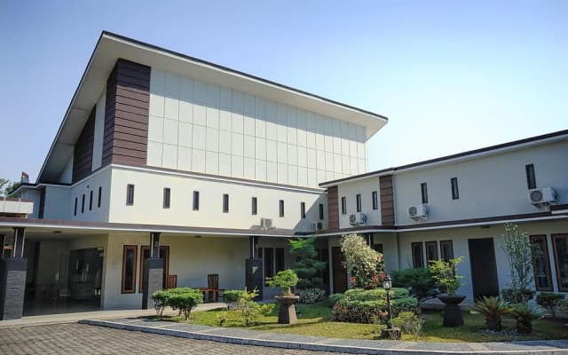 Guest House Loemajan by OYO Rooms