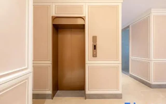 Vienna Hotel (Yuxi Xinping Gasa Flower Street)