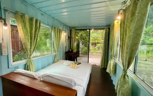 The Camper Lodge, Khao Sok