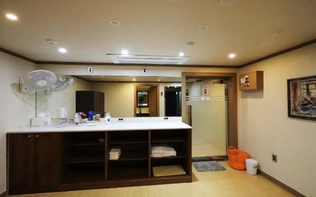Gyeongju Tourist GG Hotel