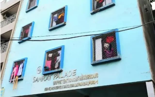 DhamStay Hotel Samrat Palace Near Beach