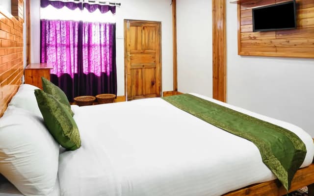 Treebo Trip Omega's Stay Inn