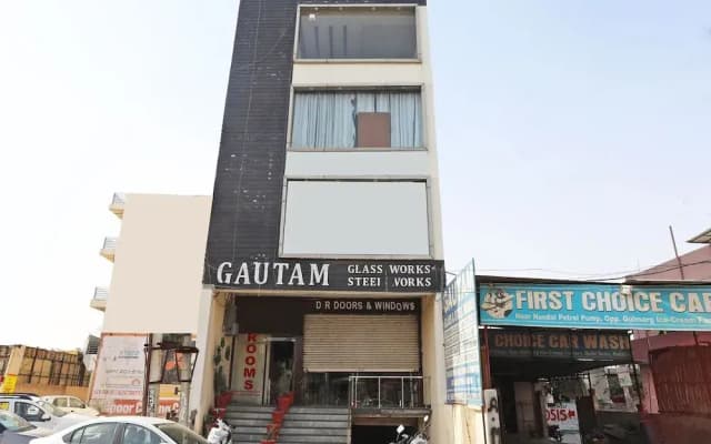 Capital O 2616 Hotel Golden Sand