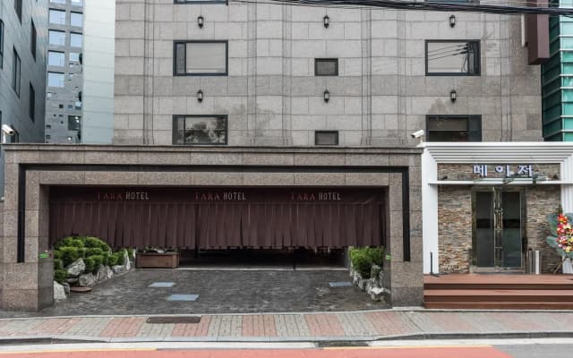 Tara Hotel