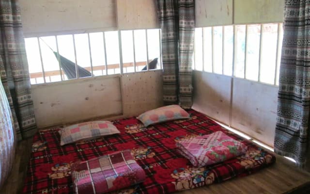 Dong Que Homestay-Tours-Motorbike, Car rental, Hiking