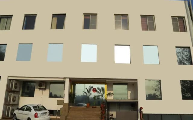 OYO 3712 Chandigarh Grand