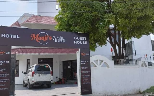 Maujis Villa And Guest House