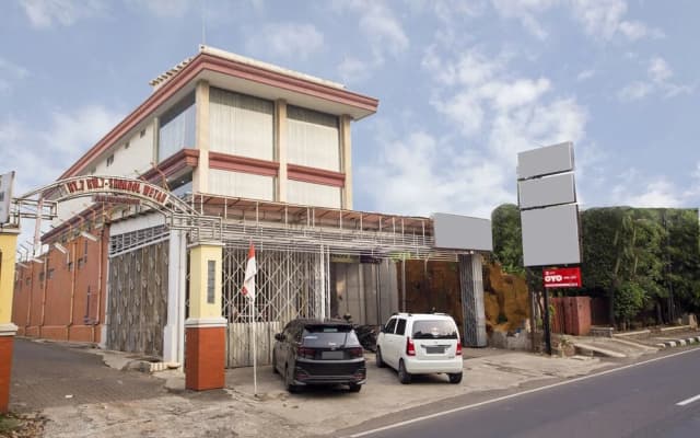 Innjoy Transm Banyumanik by OYO Rooms
