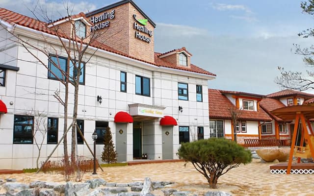 Gyeongju Healing House Pension