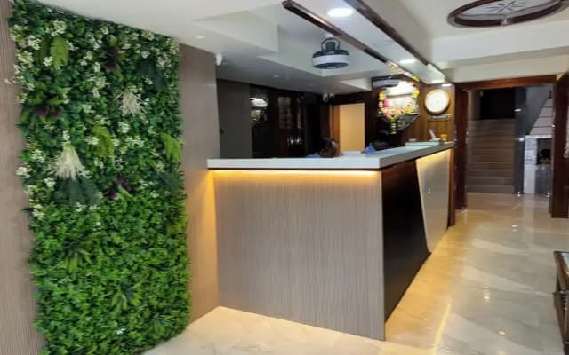 Hotel Ratna Paradise