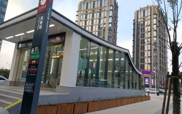 Hengba Hotel Chain (Shaoxing Jinghu Resort Olympic Sports Center)