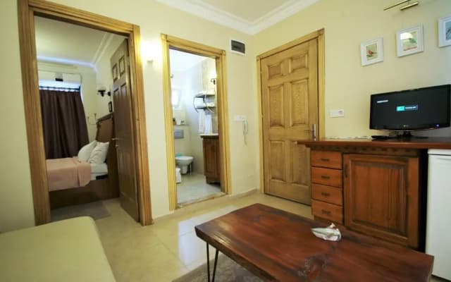 Cundavilla Hotel & Suites