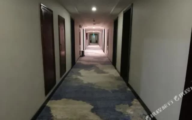 Swan Theme Culture Hotel (Zhengzhou Railway Station East Plaza Branch)