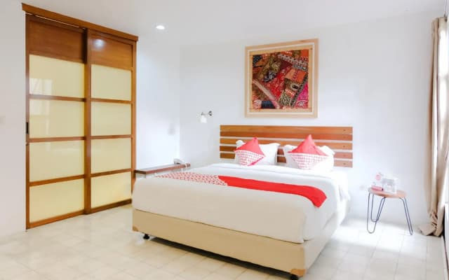OYO 626 Augustina Home