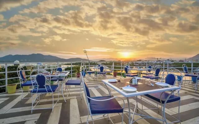 Royal Rafahiya - A Rooftop Lake View Hotel Near Lake Pichola