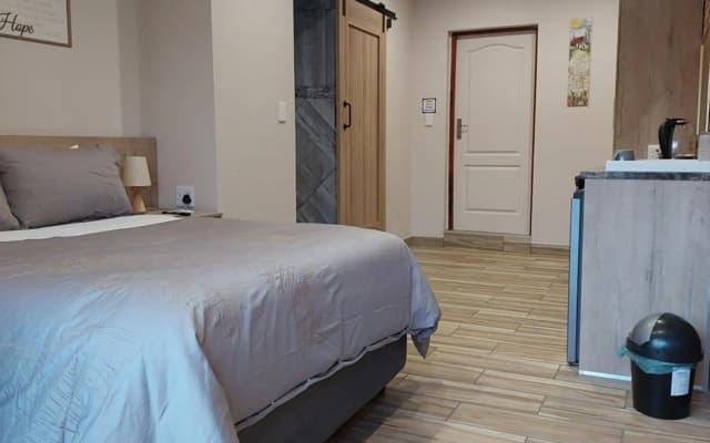 Twins Guest House Astoni