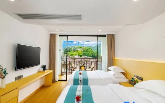 Phoenix Ancient View Homestay