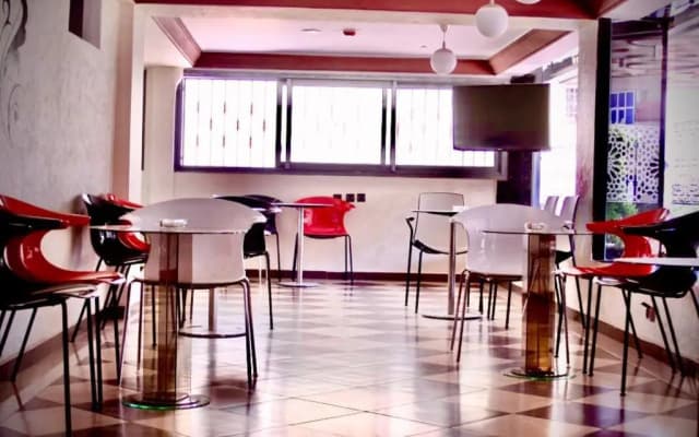 ZELLAKA hôtel & café