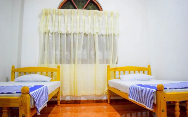 Unique View Hotel - Hostel