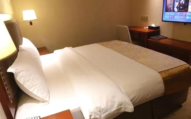 Jiedeng Hotel (Chongqing Longtou Temple North Railway Station)