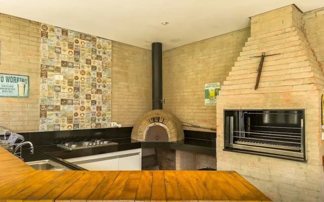 Casa de alto padrão com lazer completo na Granja Viana