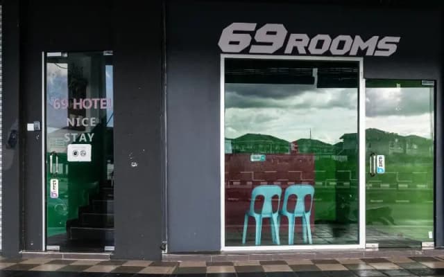 69 Room 4 Stay by OYO Rooms
