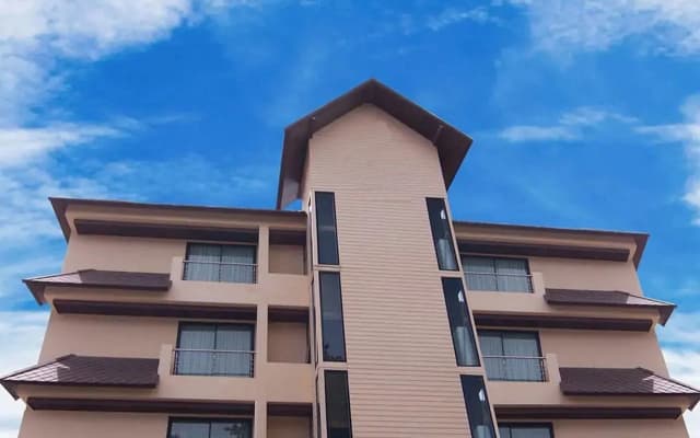 Nora Lakeview Hotel
